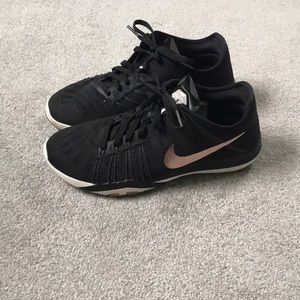 Nike free TR 6 black and rose gold